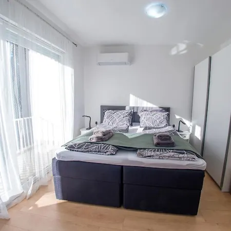 Queen7 Apartment